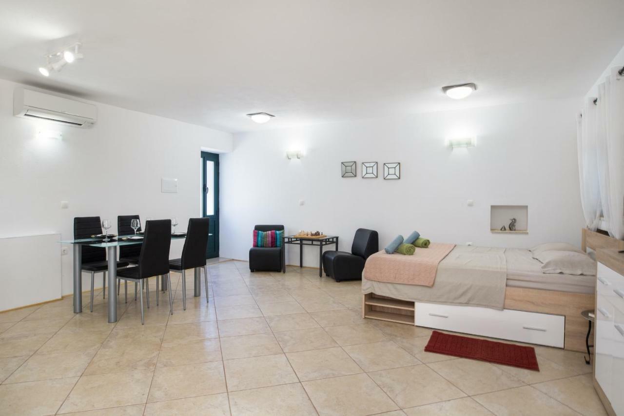 Ana Apartments Blace Eksteriør bilde